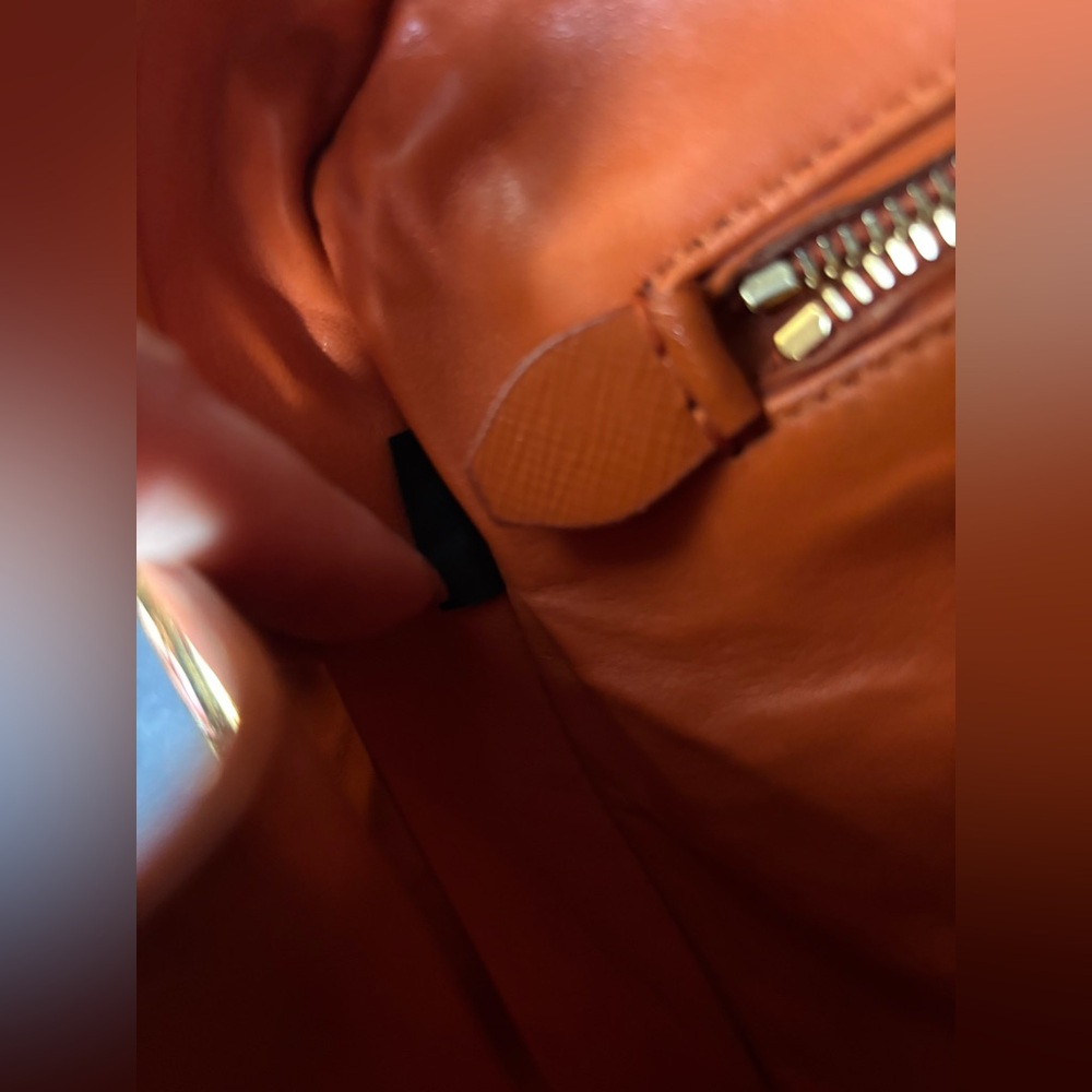 PRADA | RARE Limited Edition Papaya and Rosso Saffiano Vernice Pyramid Frame Bag - Picture 15 of 16
